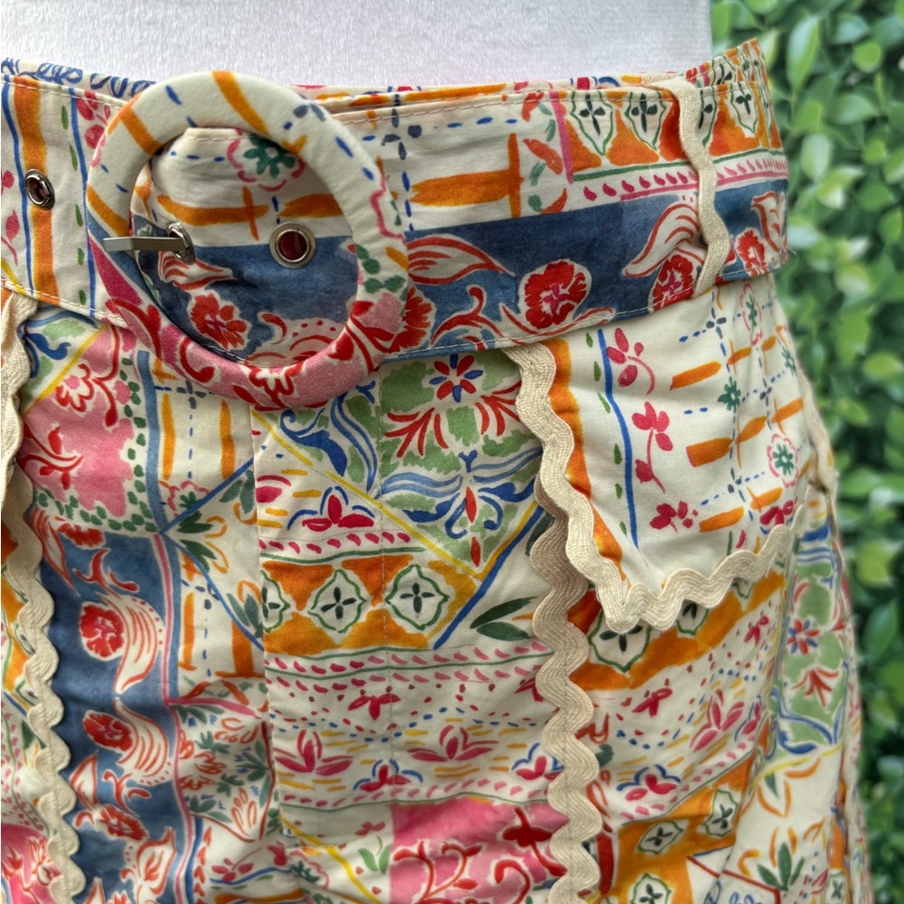 Entro NWT Ric Rac Trim Belted Printed Shorts Small - Picture 2 of 6